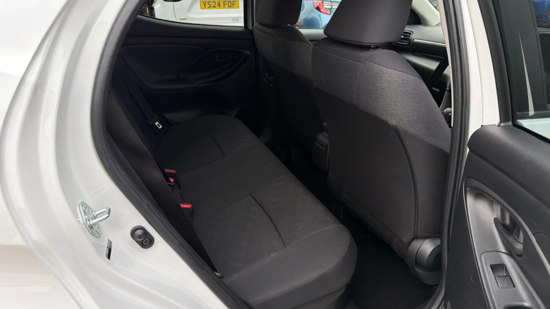 Toyota Yaris 1.5 Hybrid Design 5dr CVT Hybrid Hatchback